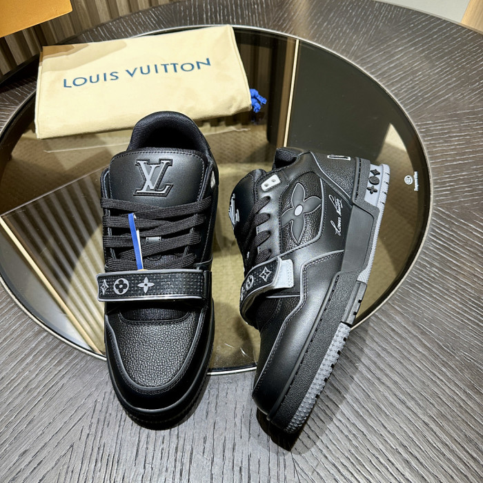 LOU1VTON SNEAKER