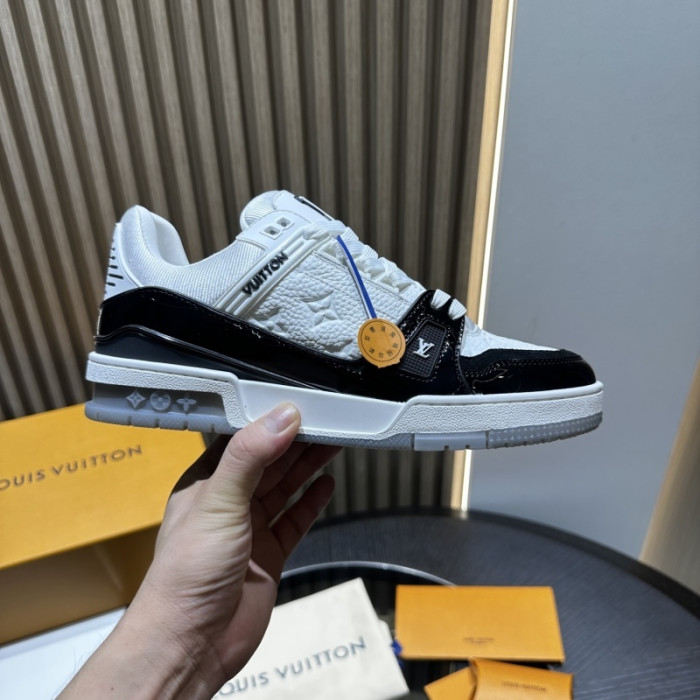 LOU1VTON SNEAKER