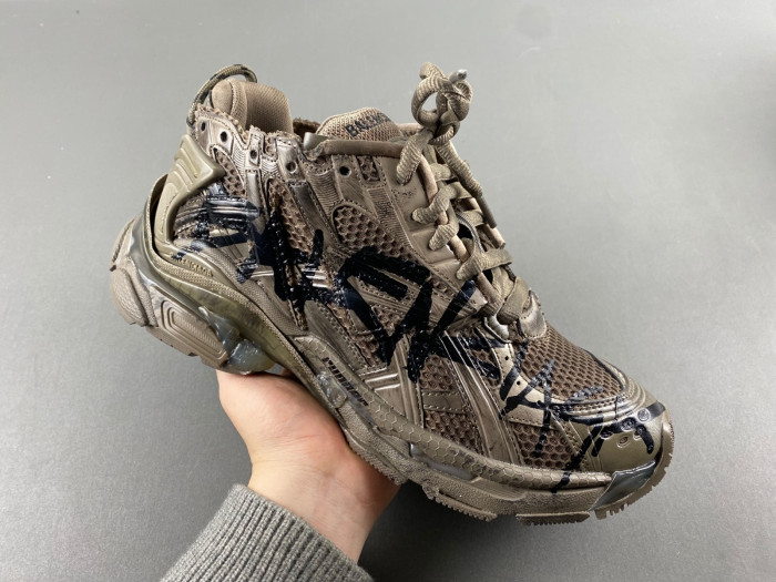 BLCG RUNNER SNEAKER