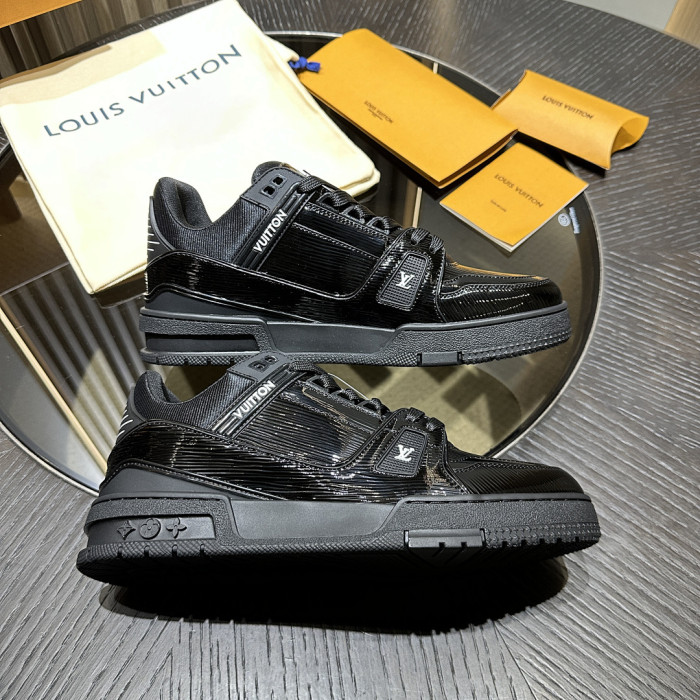 LOU1VTON SNEAKER