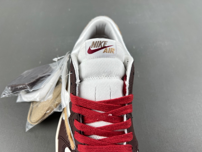 Travis Scott x Air Jordan 1 Low OG IQ5321-121