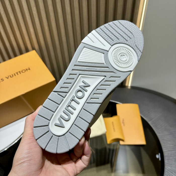 LOU1VTON SNEAKER (crystal)