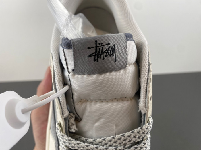 Travis Scott x Air Jordan 1 Low OG AJ-SJ2068-130