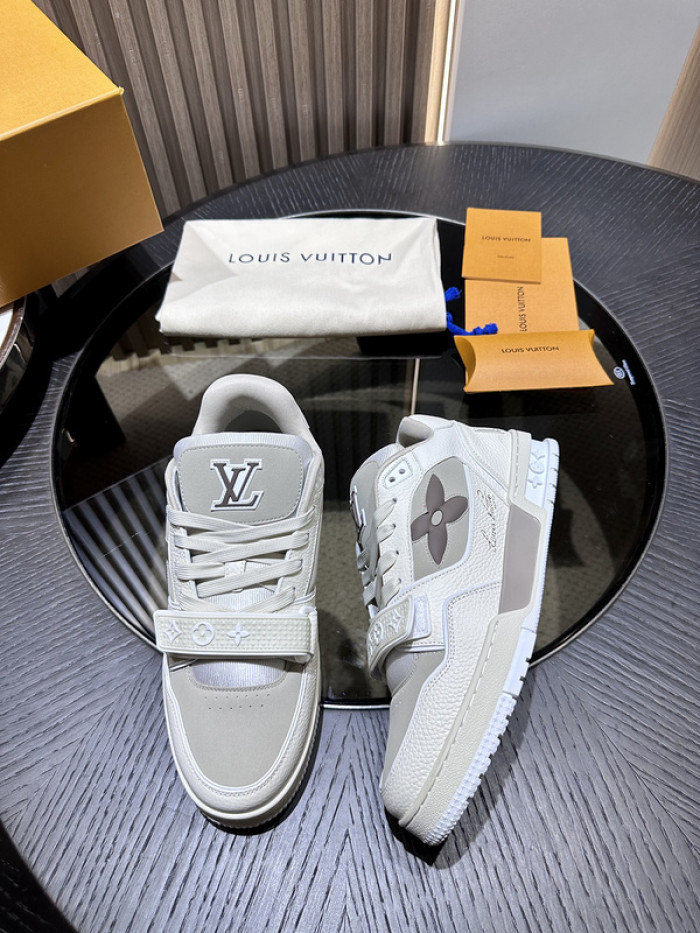 LOU1VTON SNEAKER
