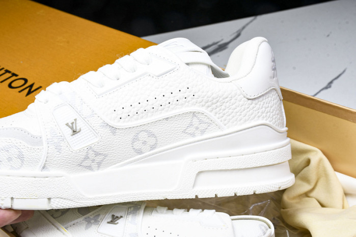 LOU1VTON SNEAKER