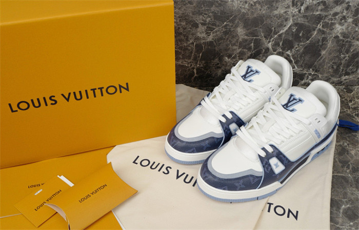 LOU1VTON SNEAKER