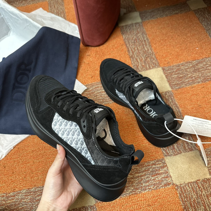 D1OR B25 RUNNER SNEAKER