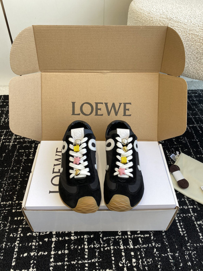 Loe*we Ballet Runner