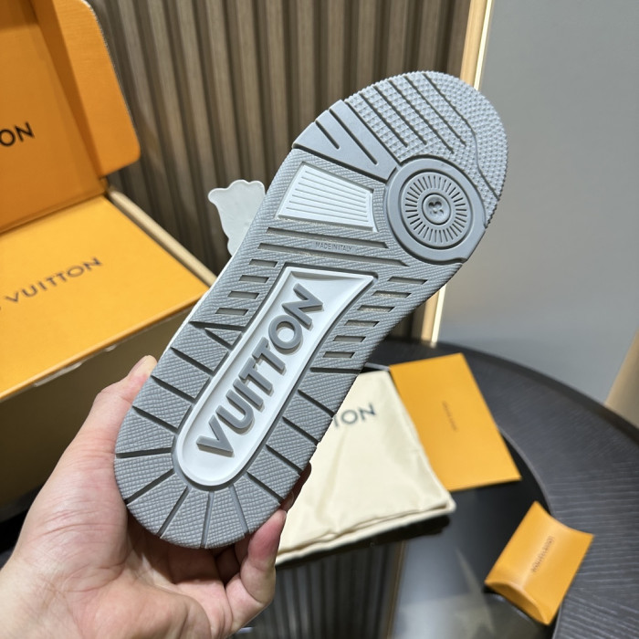 LOU1VTON SNEAKER