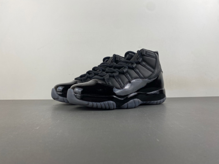 Air Jordan 11 Pack Expected Fall COMME des GARÇONS (2026) IV7639-001