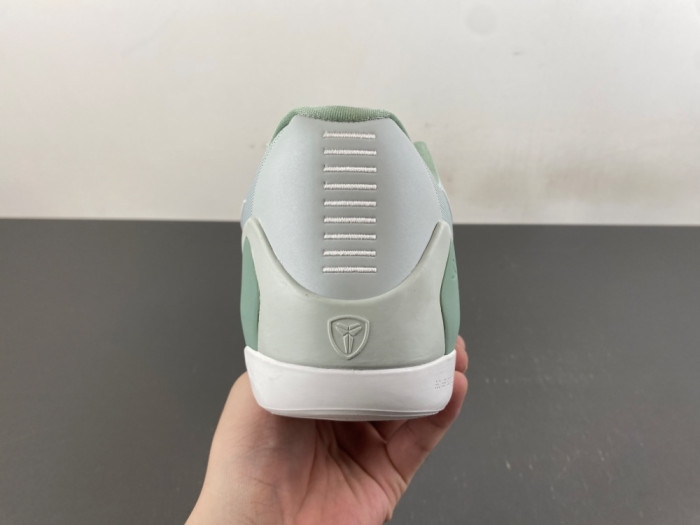 Nike Kobe 9 EM Low Protro Light Silver Steam IH1401-003