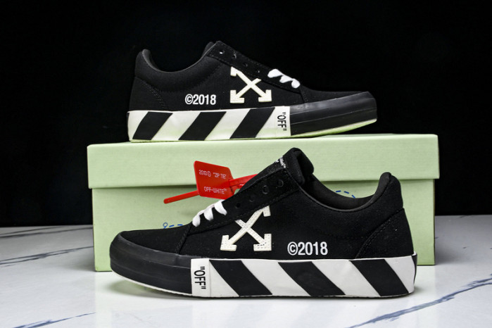 OFF-WHITE Canvas Sneaker