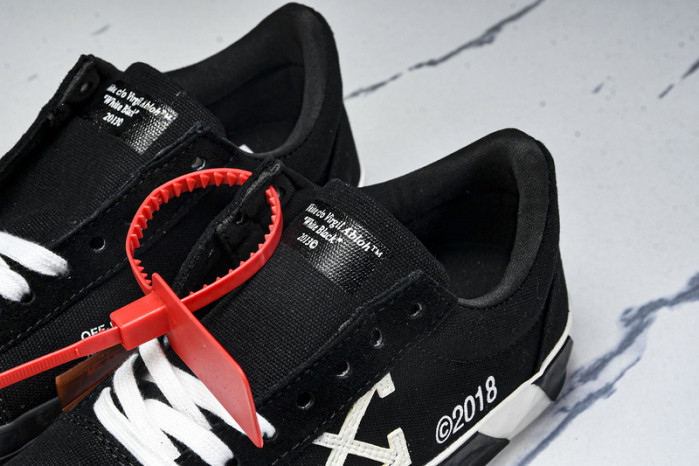 OFF-WHITE Canvas Sneaker