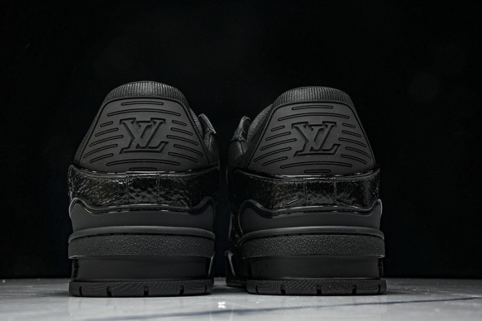 LOU1VTON SNEAKER