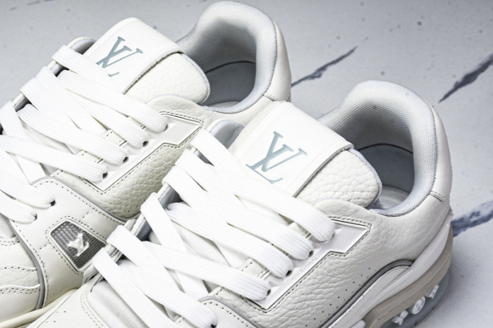 LOU1VTON SNEAKER