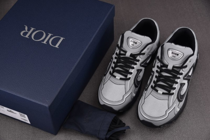 D1OR B30 SNEAKER