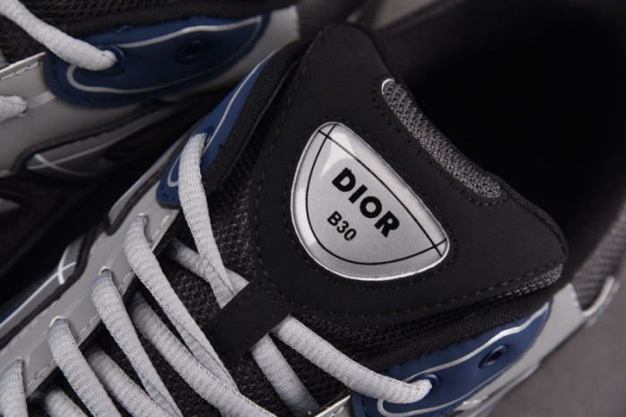 D1OR B30 SNEAKER
