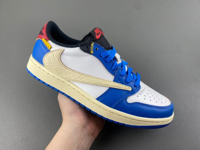 Travis Scott x Air Jordan 1 Low OG DM7866-111