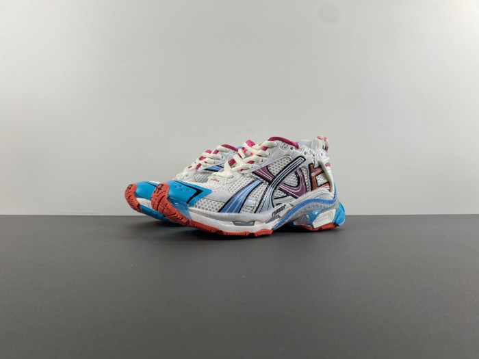 blcg runner sneaker