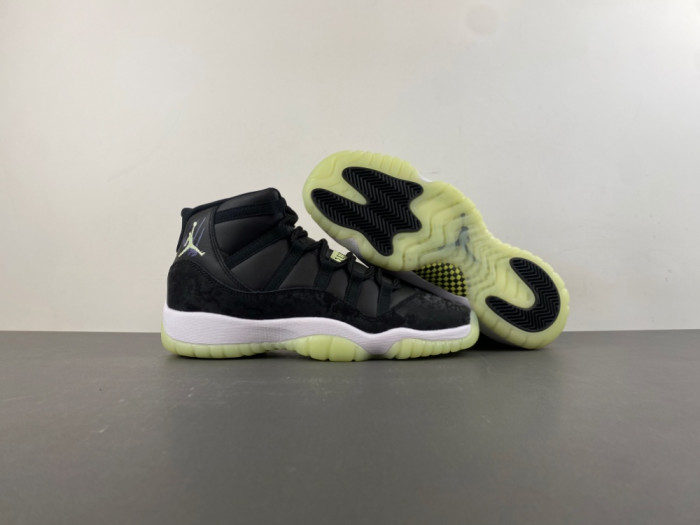 Air Jordan 11 Grand Finale AR0715-110