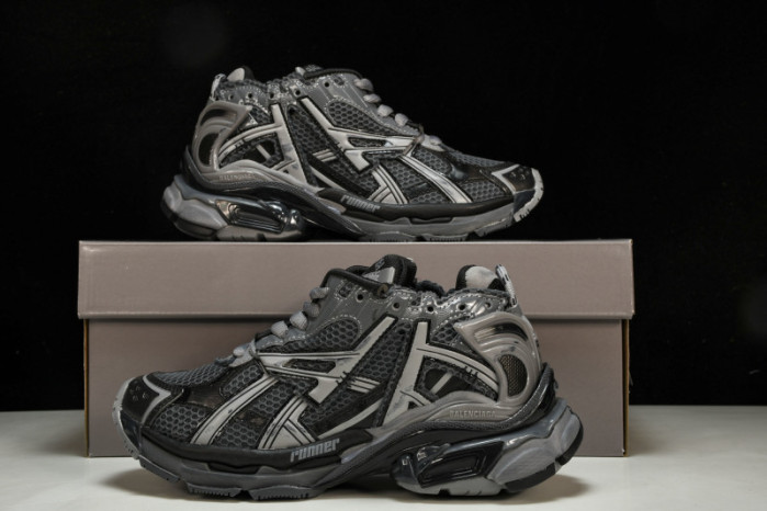 BLCG RUNNER SNEAKER
