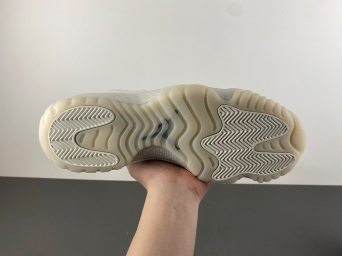 Air Jordan 11 Retro Pearl AR0715-110