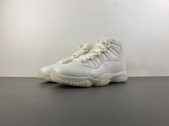 Air Jordan 11 Retro Pearl AR0715-110