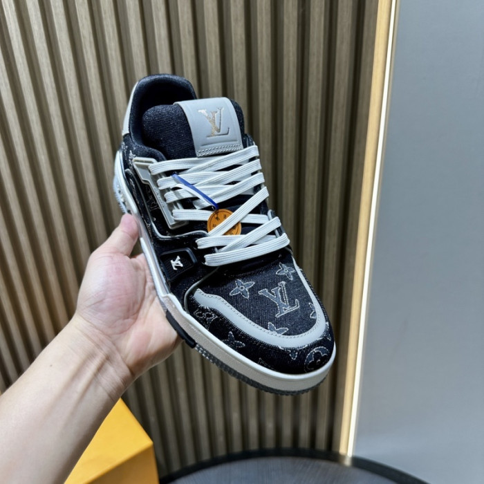 LOU1VTON SNEAKER