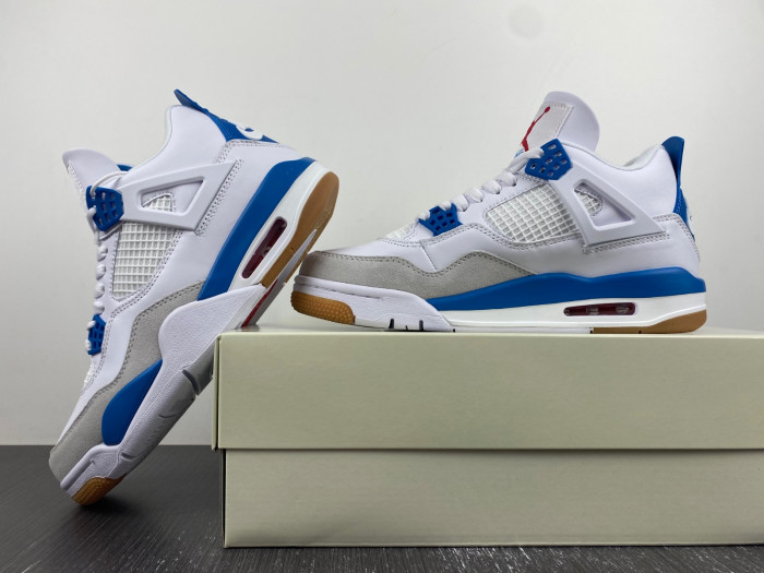 Nike SB x Air Jordan 4 customize