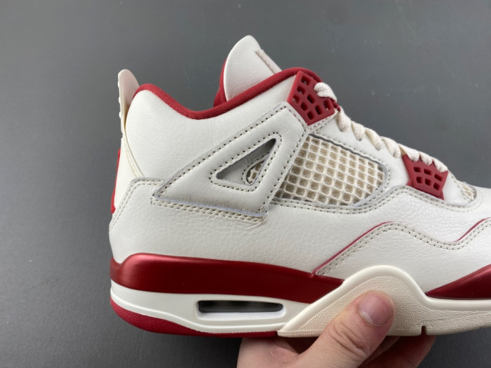 Jordan 4 Retro HV0823-108
