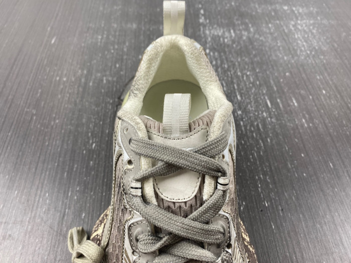 blc* 3xl sneaker