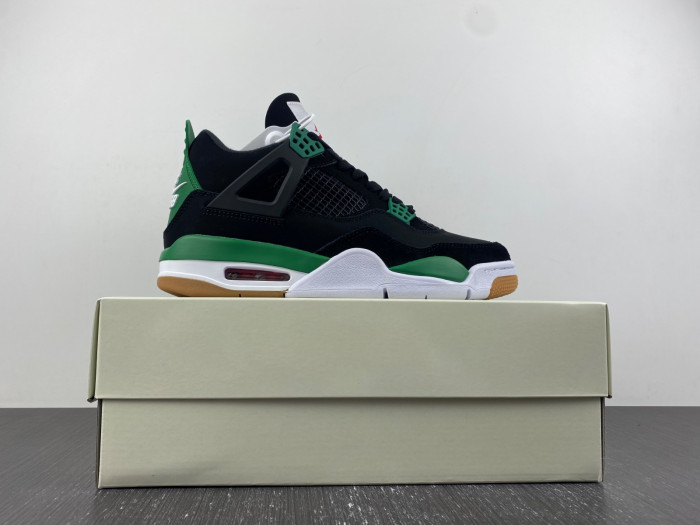 Nike SB x Air Jordan 4 customize