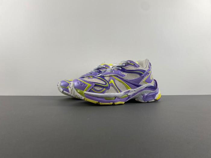 blcg runner sneaker