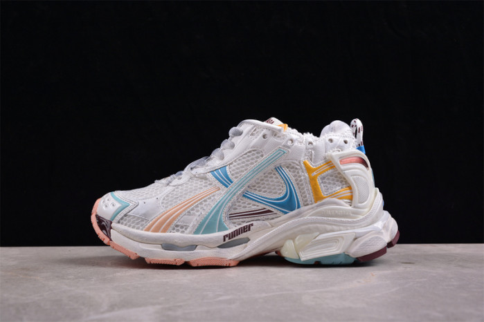 blcg runner sneaker