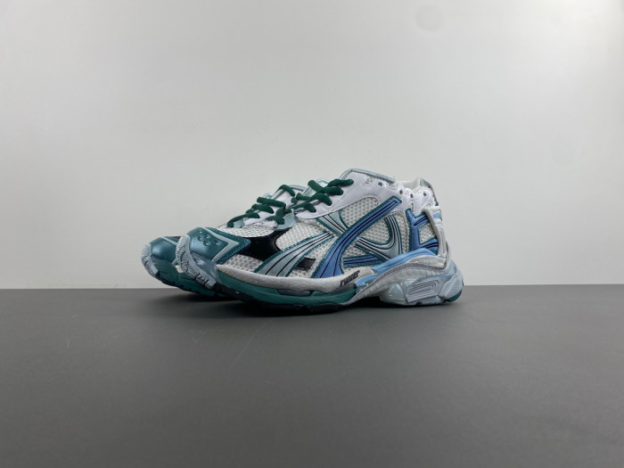 blcg runner sneaker