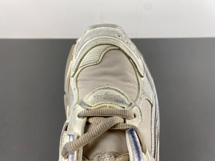 blcg runner sneaker