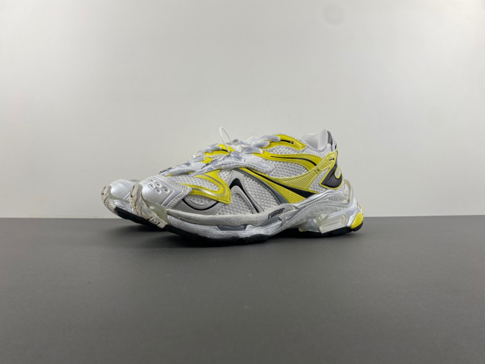 blcg runner sneaker