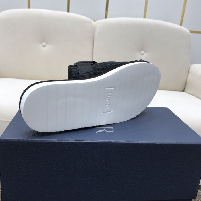 d1or alpha sandal